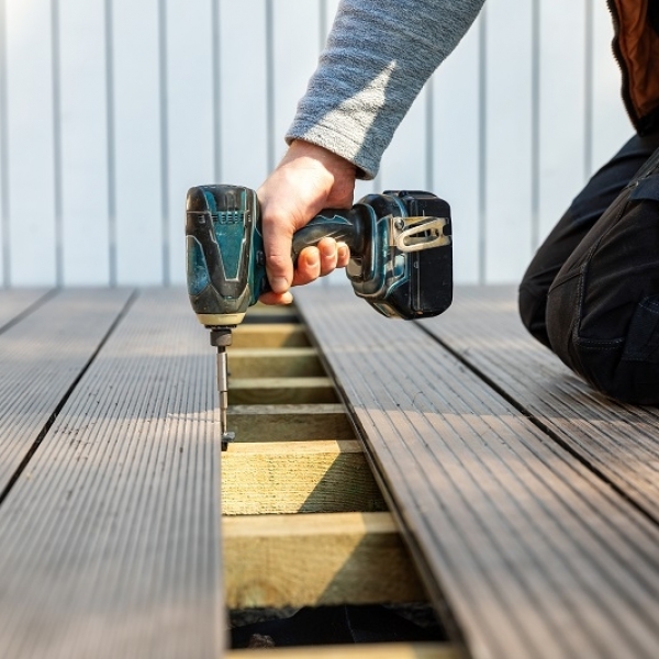 What’s the Right Gap Between Deck Boards?