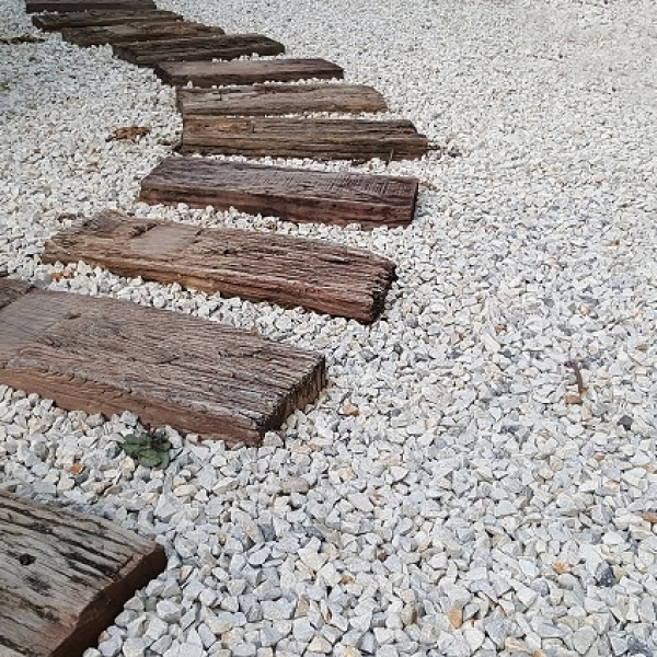5 Sleeper Projects for Gardens of all Shapes & Sizes
