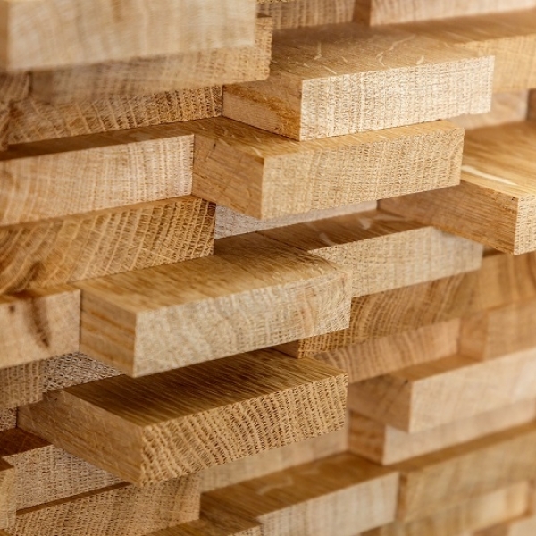 What’s the difference between fresh sawn, air dried and kiln dried wood?