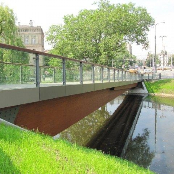 QE Park Footbridge