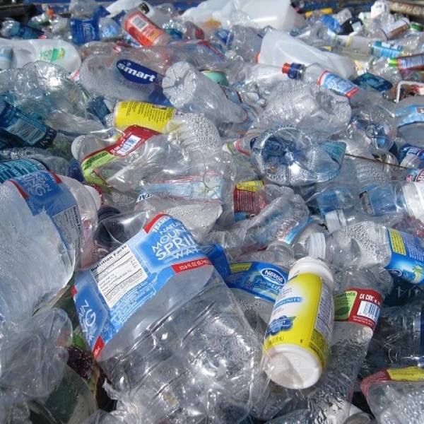 Plastic waste? No problem! Your guide to recycled plastic